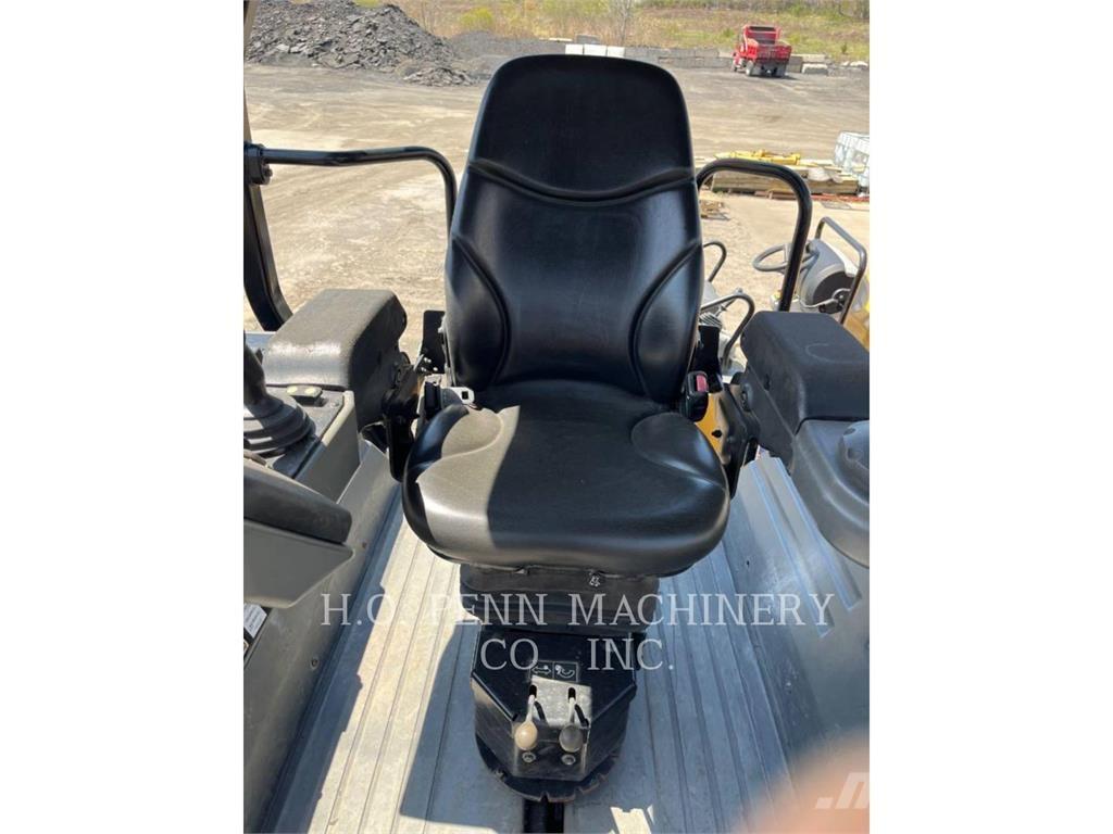 CAT CB13 Divvalču grunts veltņi