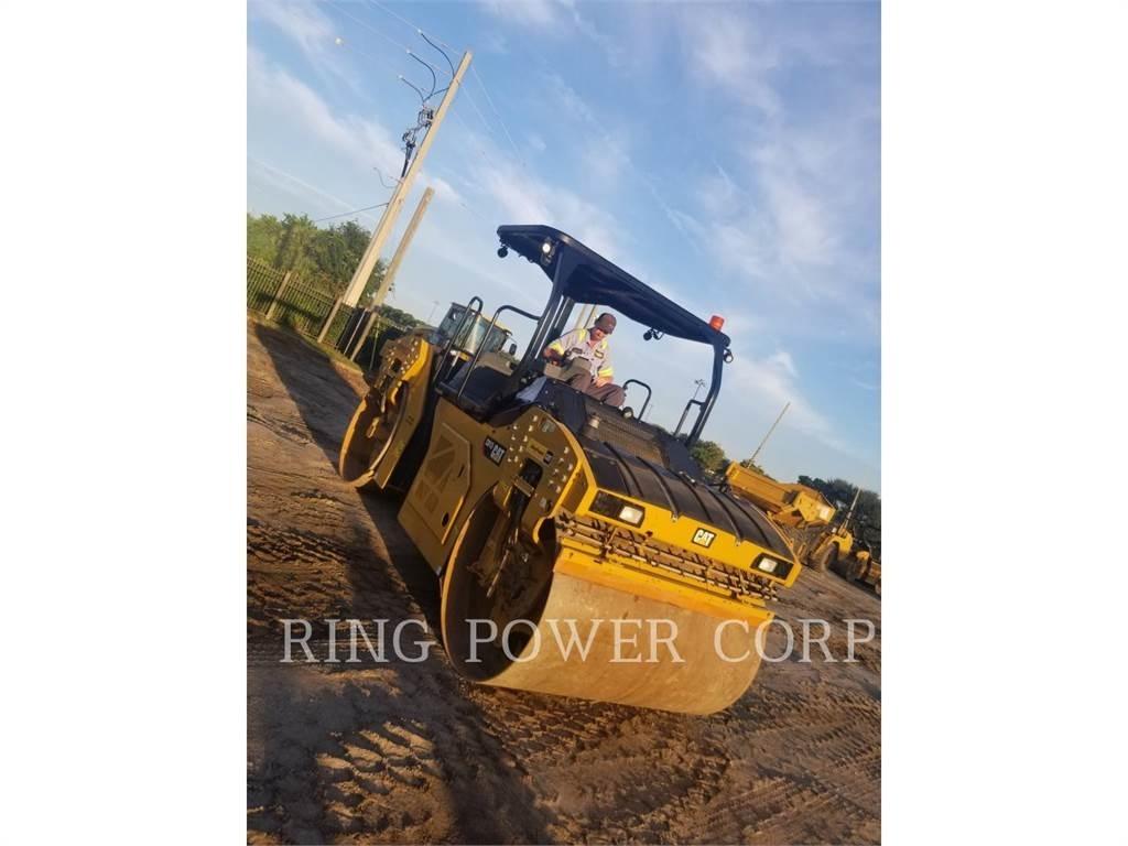 CAT CB13 OSC Divvalču grunts veltņi