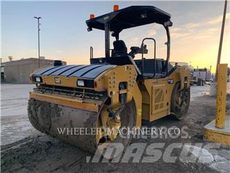 CAT CB15 CW Divvalču grunts veltņi