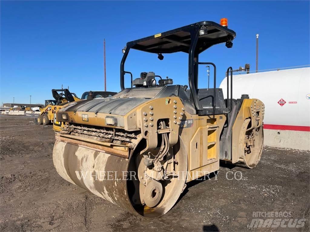 CAT CB15 CW Divvalču grunts veltņi