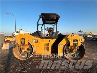 CAT CB15 CW VV Divvalču grunts veltņi