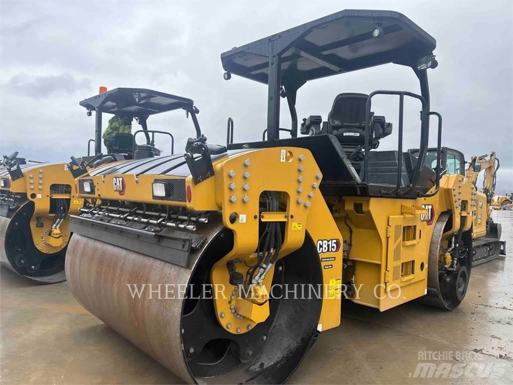 CAT CB15 CW VV Divvalču grunts veltņi