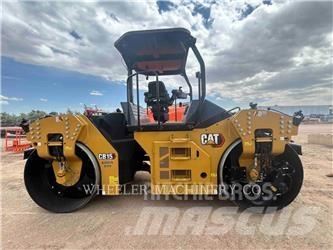 CAT CB15 CW VV Divvalču grunts veltņi