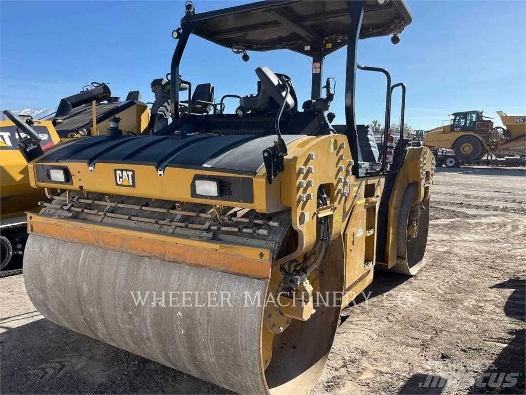 CAT CB15 VV Divvalču grunts veltņi