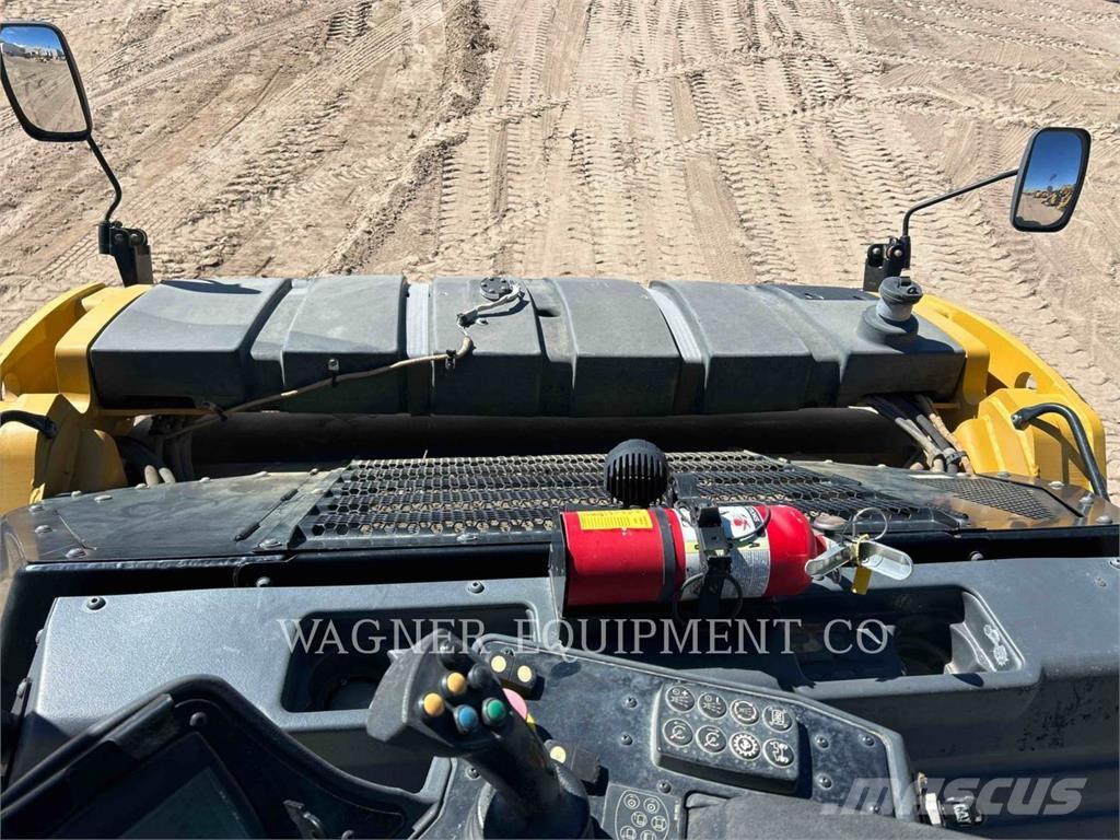 CAT CB16 Asfalta klājēji