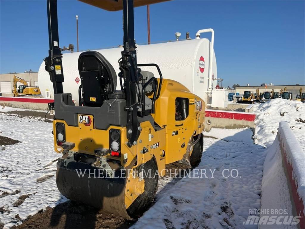 CAT CB2.5 Divvalču grunts veltņi