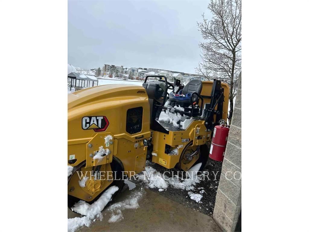 CAT CB2.5 Divvalču grunts veltņi