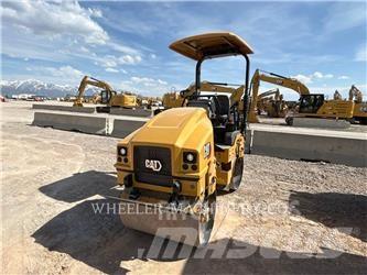 CAT CB2.5 GC Divvalču grunts veltņi