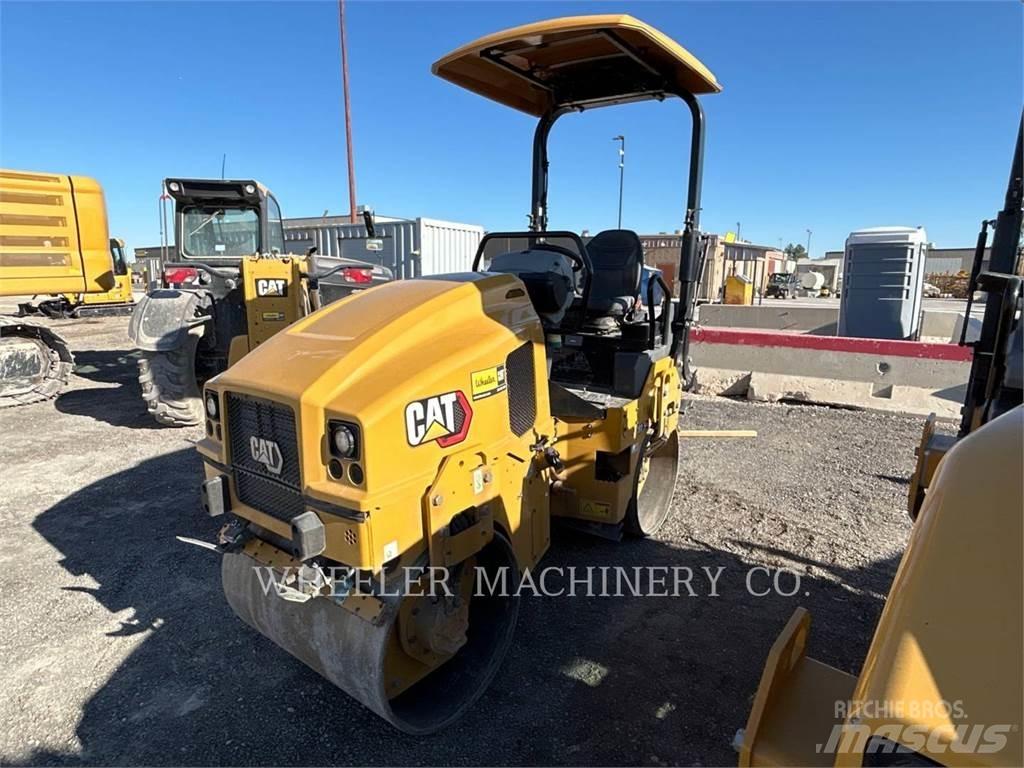 CAT CB2.5 GC Divvalču grunts veltņi