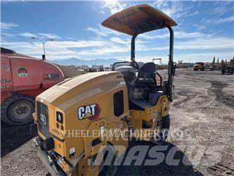 CAT CB2.5 GC Divvalču grunts veltņi
