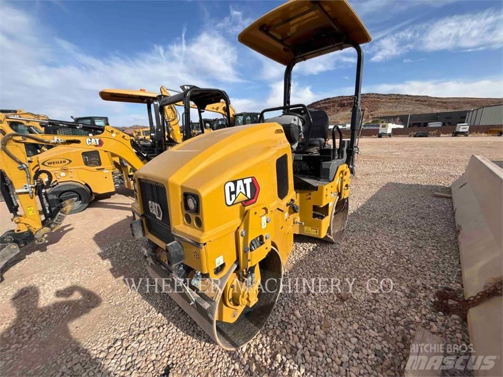 CAT CB2.5 GC Divvalču grunts veltņi