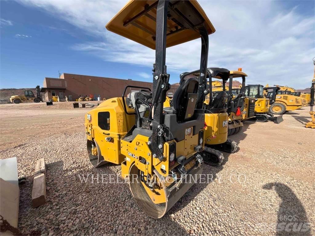 CAT CB2.5 GC Divvalču grunts veltņi