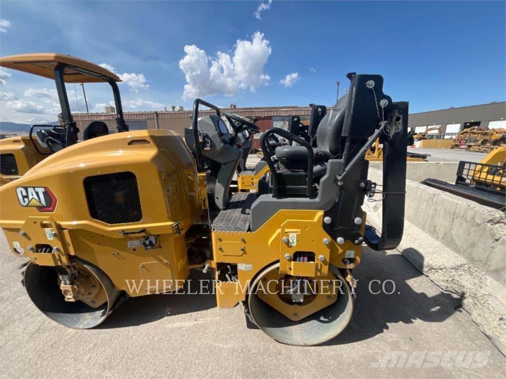 CAT CB2.5 GC Divvalču grunts veltņi