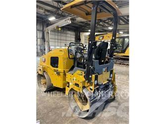 CAT CB2.7 Divvalču grunts veltņi