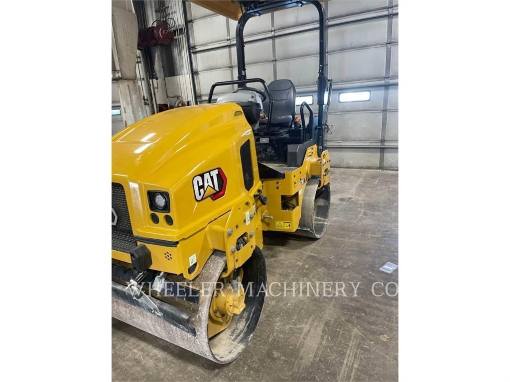 CAT CB2.7 Divvalču grunts veltņi