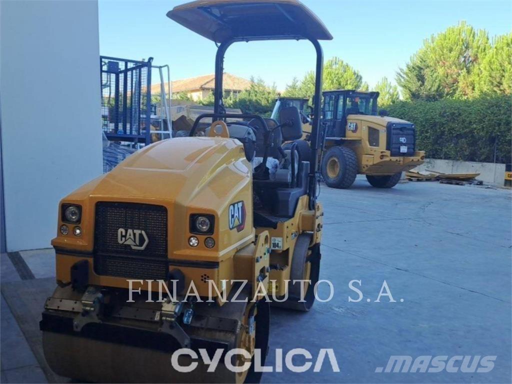 CAT CB2.7 Divvalču grunts veltņi