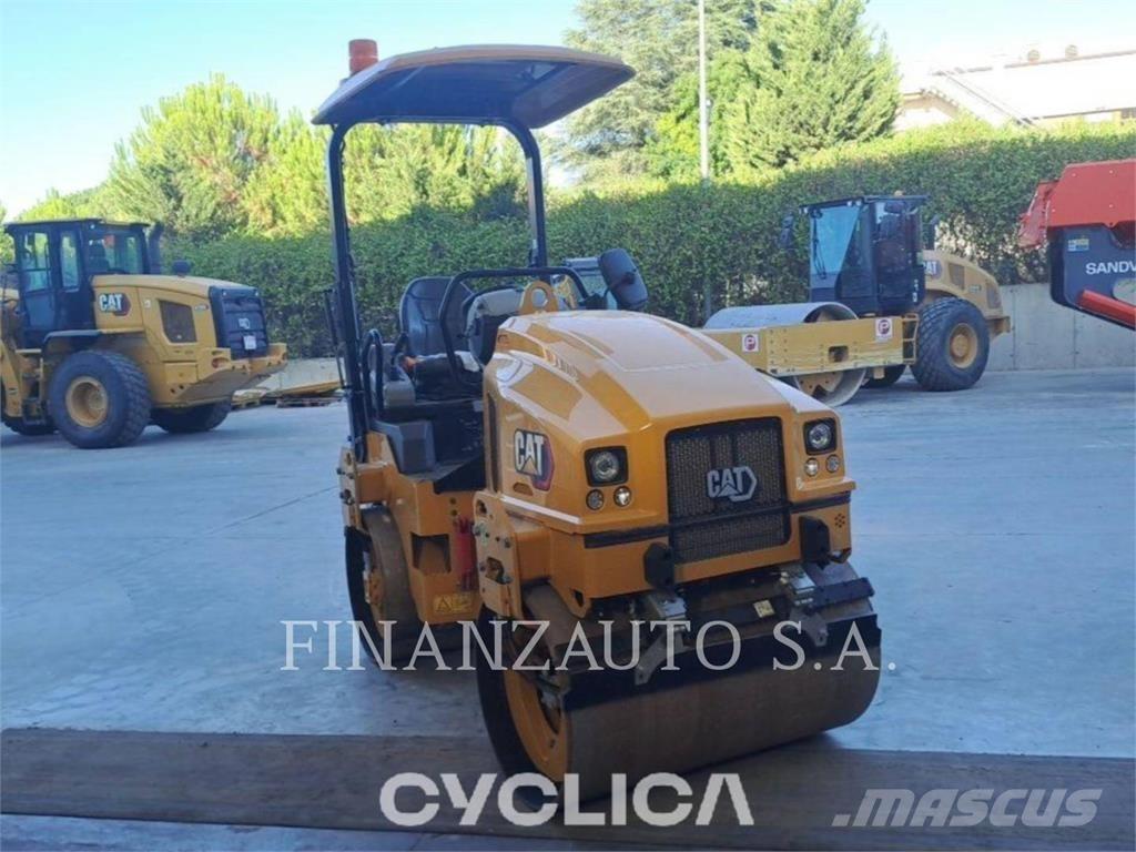 CAT CB2.7 Divvalču grunts veltņi