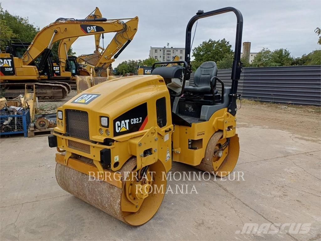 CAT CB2.7LRC Divvalču grunts veltņi