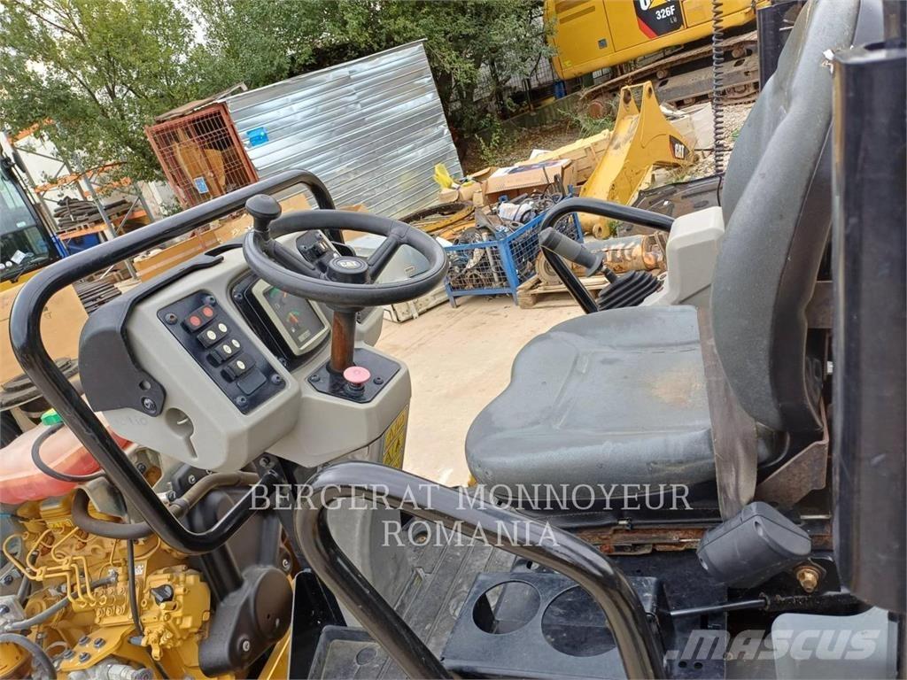 CAT CB2.7LRC Divvalču grunts veltņi
