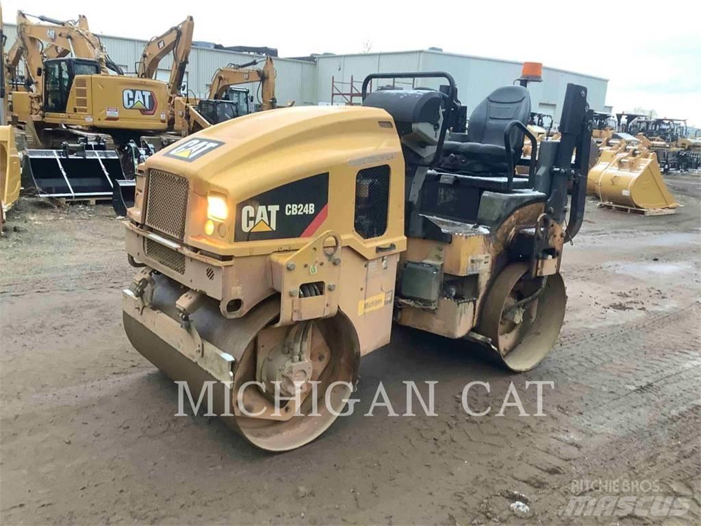 CAT CB24B Divvalču grunts veltņi