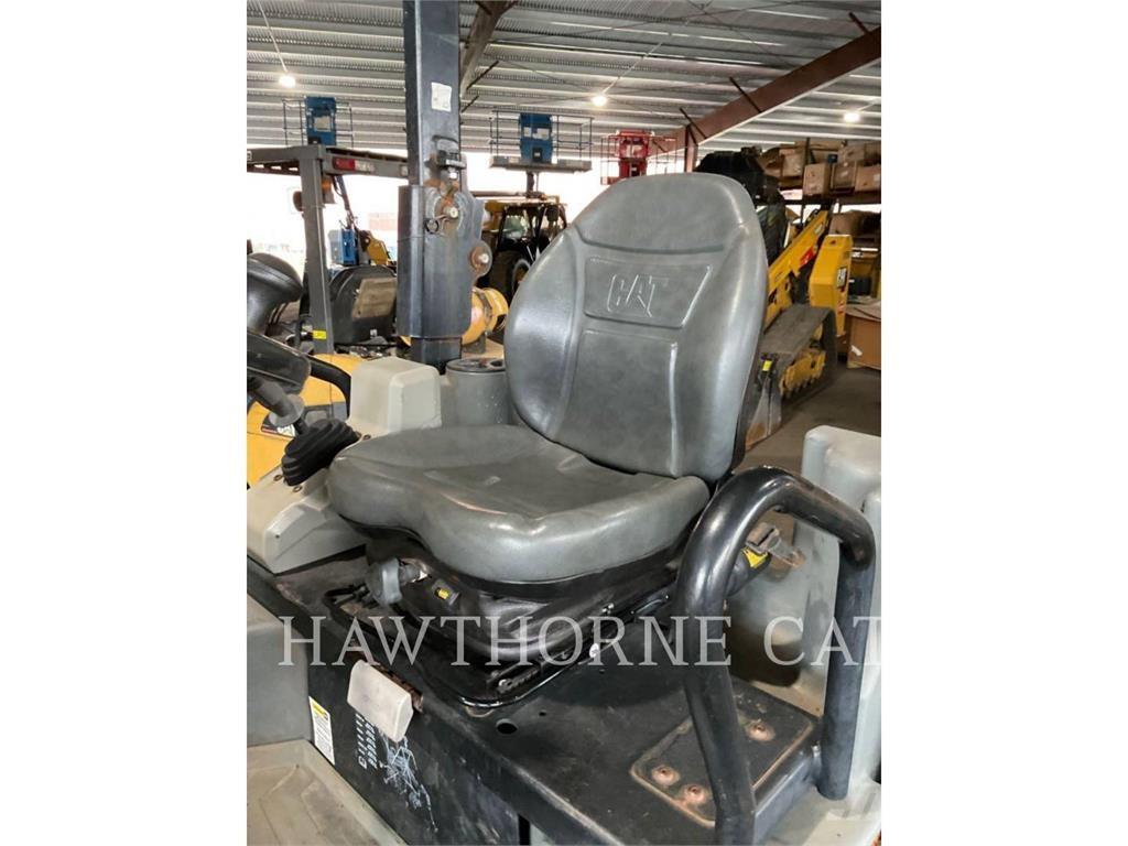 CAT CB24B Divvalču grunts veltņi