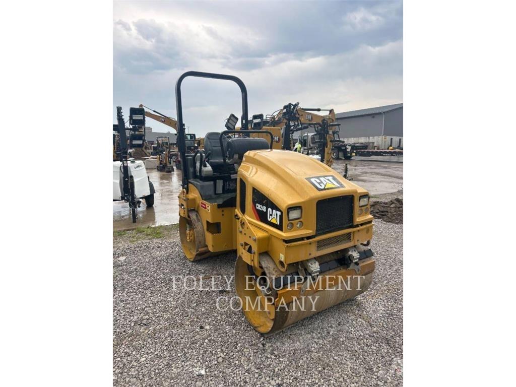 CAT CB24B Augsnes blīvētāji