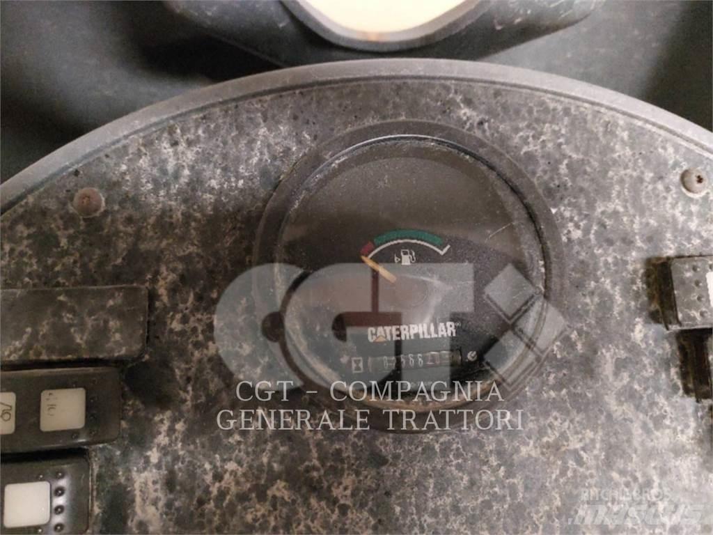 CAT CB34 Divvalču grunts veltņi