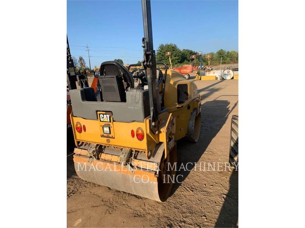 CAT CB34B Divvalču grunts veltņi