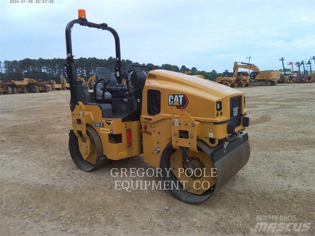CAT CB4.0-03 Divvalču grunts veltņi