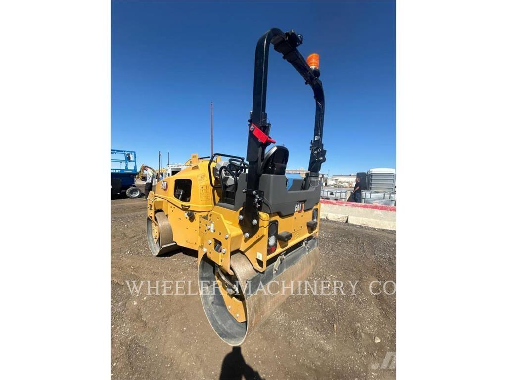 CAT CB4.4 Divvalču grunts veltņi