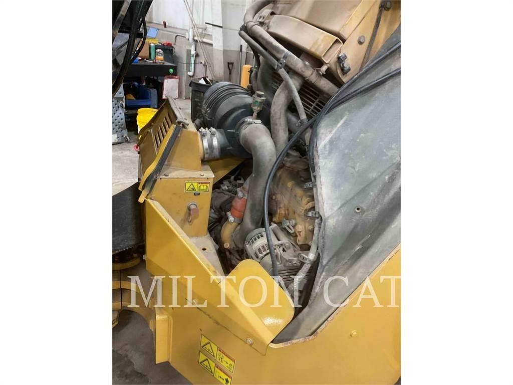 CAT CB54 XW Augsnes blīvētāji