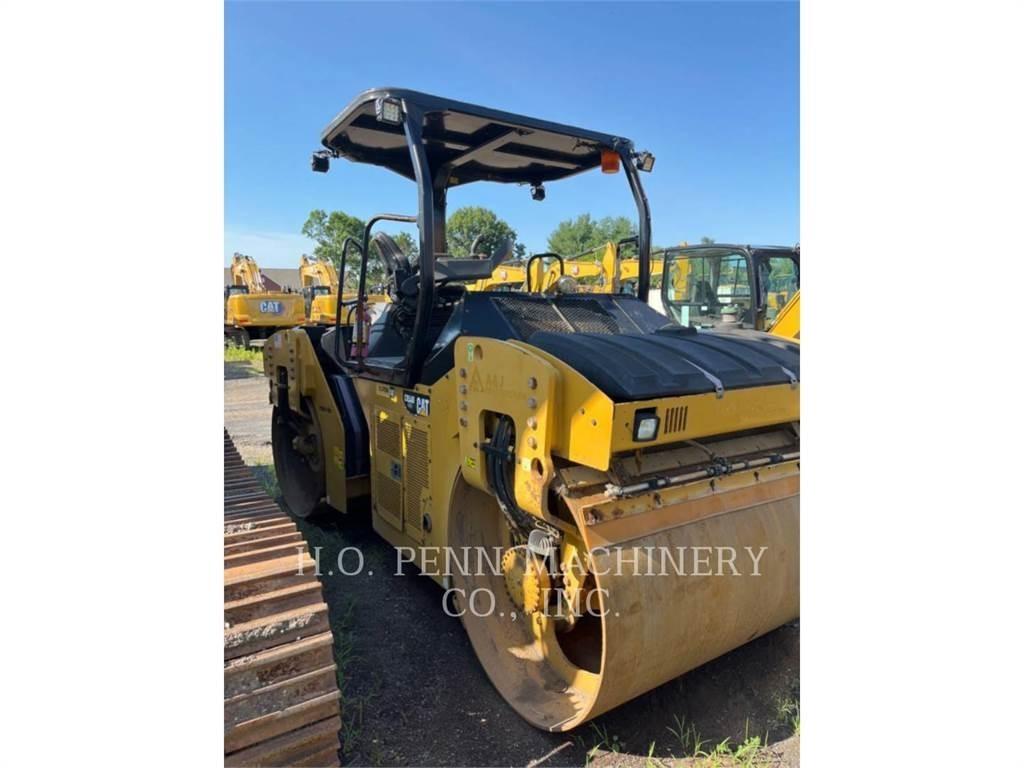 CAT CB54B Divvalču grunts veltņi