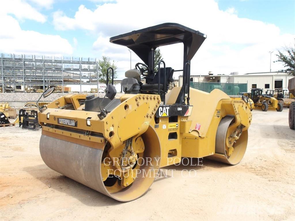CAT CB64 Divvalču grunts veltņi