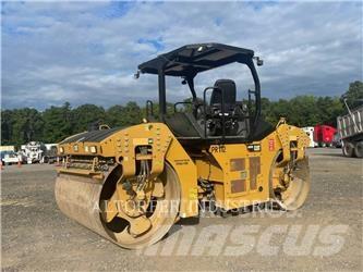CAT CB64B Divvalču grunts veltņi