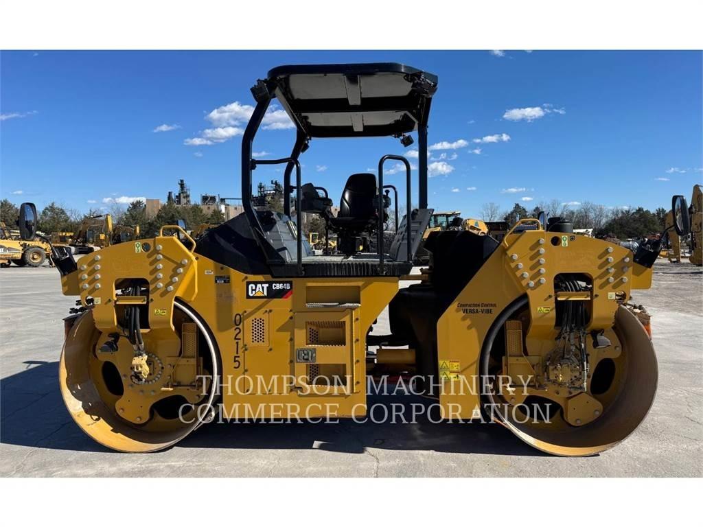 CAT CB64B Divvalču grunts veltņi