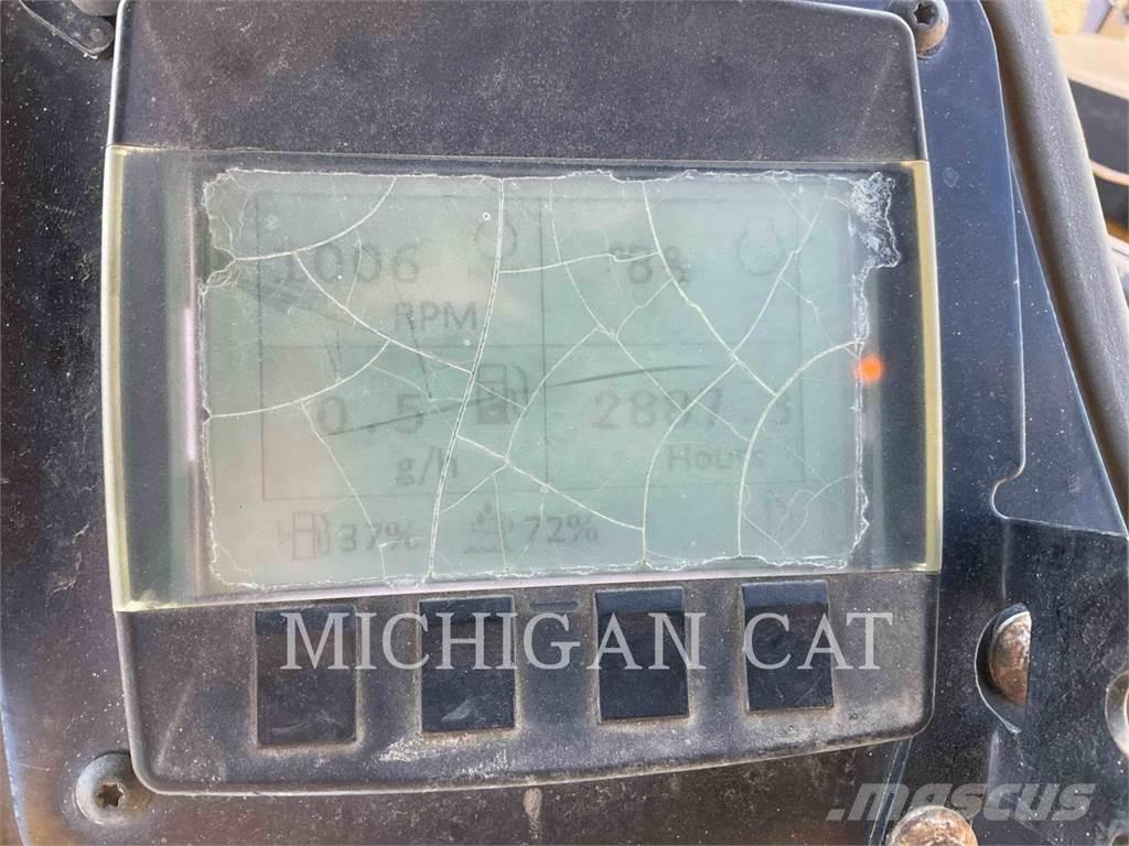 CAT CB64B Z Divvalču grunts veltņi