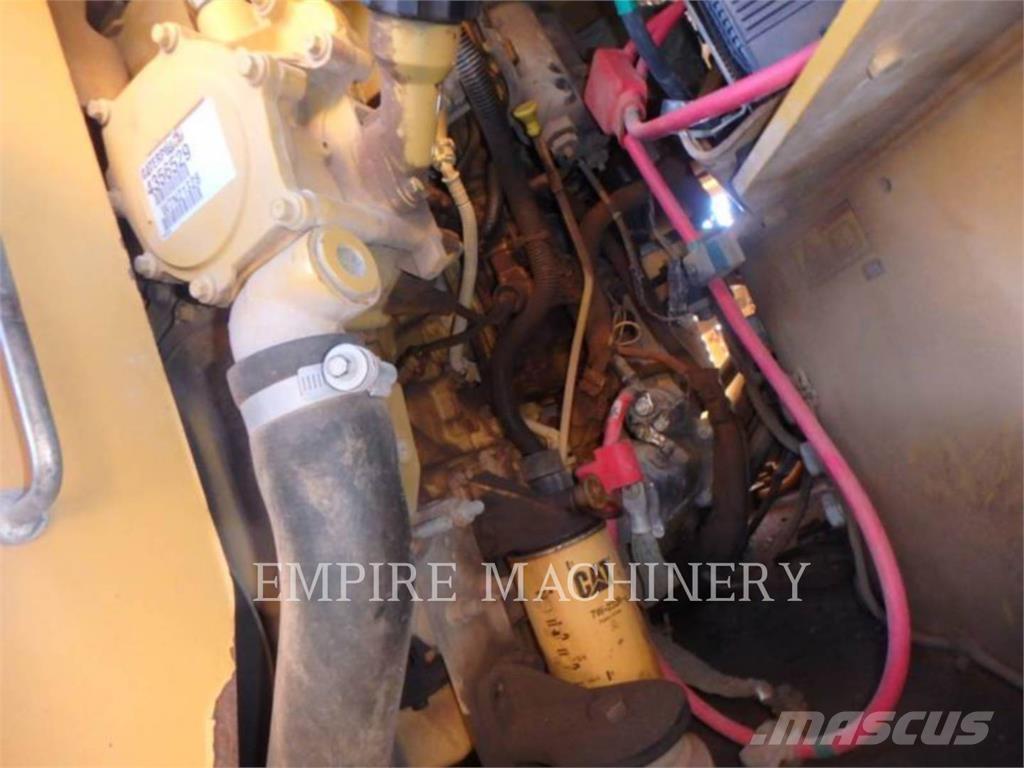 CAT CB66B Divvalču grunts veltņi