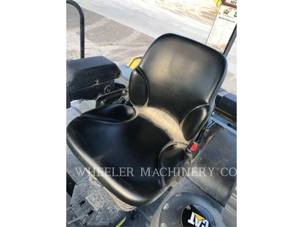 CAT CB66B CW Divvalču grunts veltņi