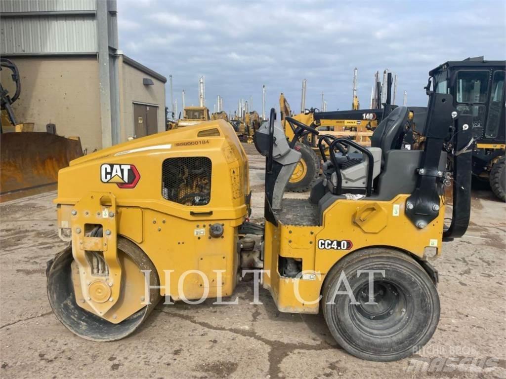 CAT CC4.0 Riteņu buldozeri