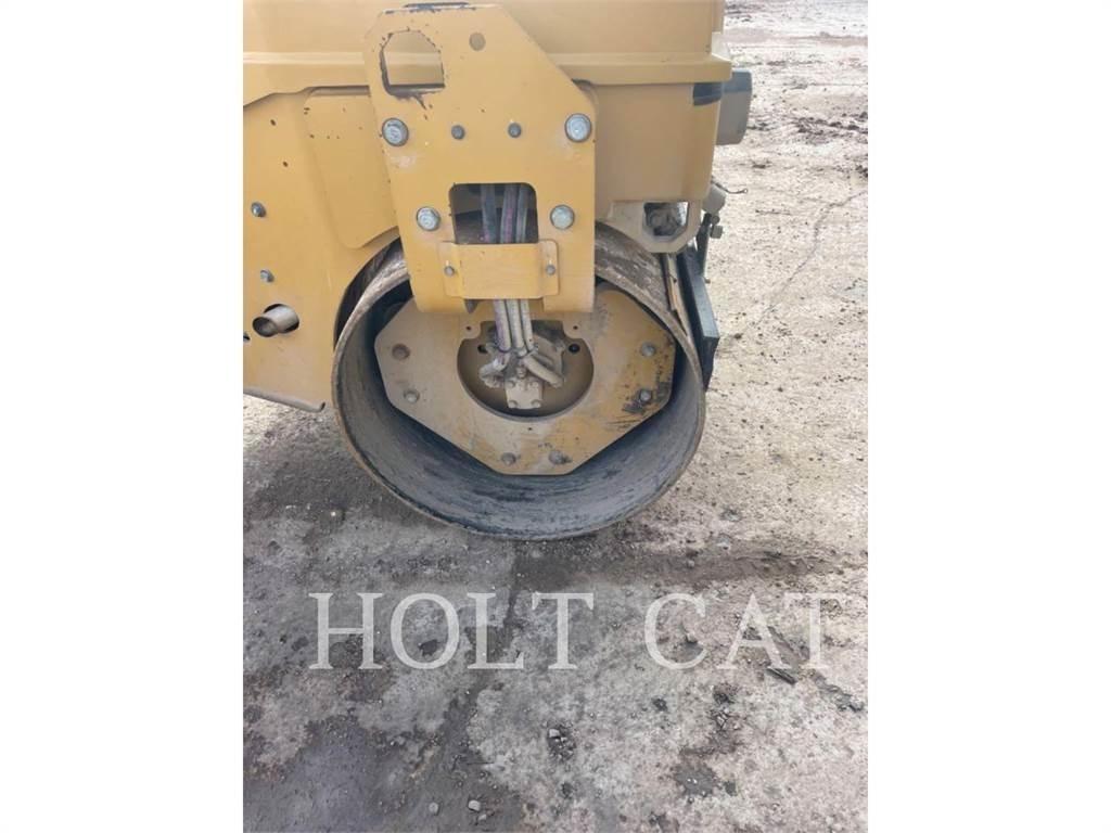 CAT CC4.0 Riteņu buldozeri