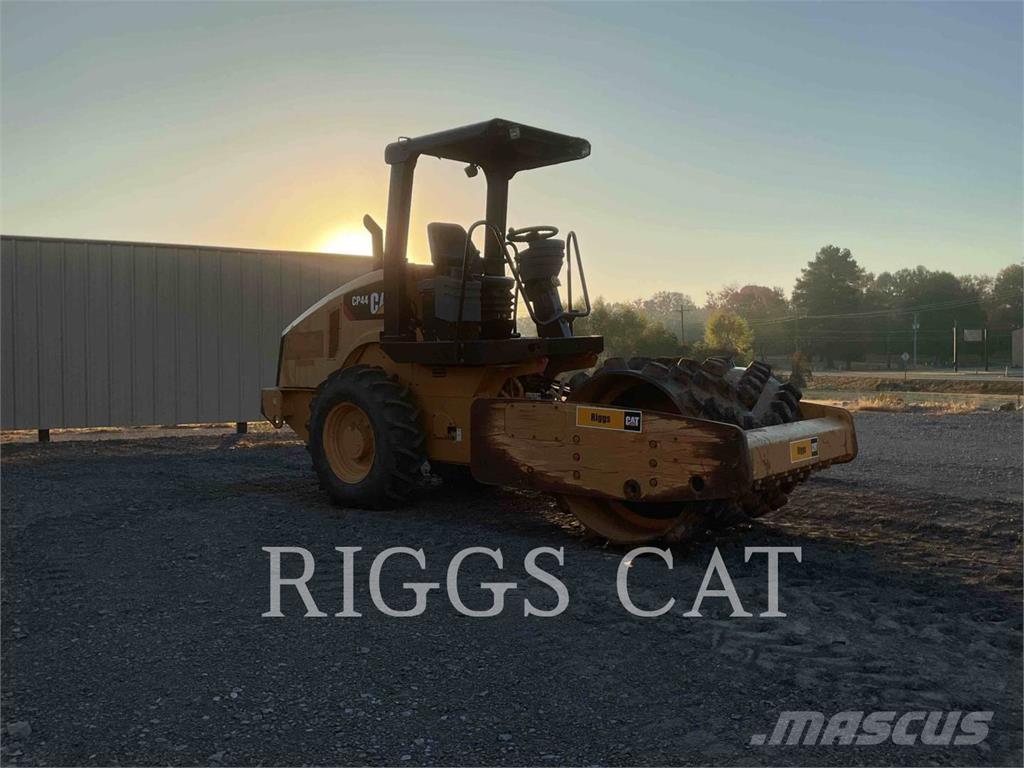CAT CP44 Augsnes blīvētāji