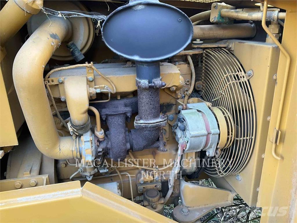 CAT CS433C Vienvalča grunts veltņi