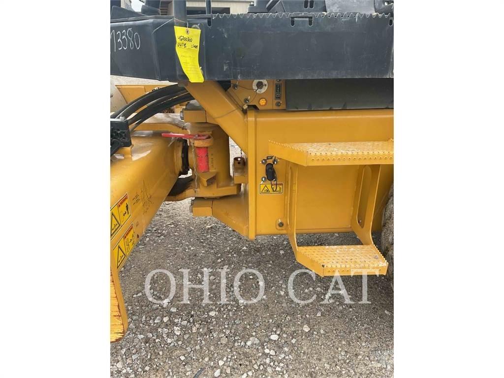 CAT CS44B Kombinētie veltņi