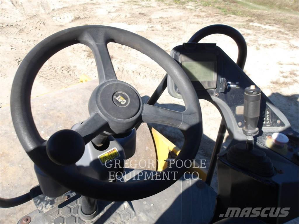 CAT CS44B Vienvalča grunts veltņi