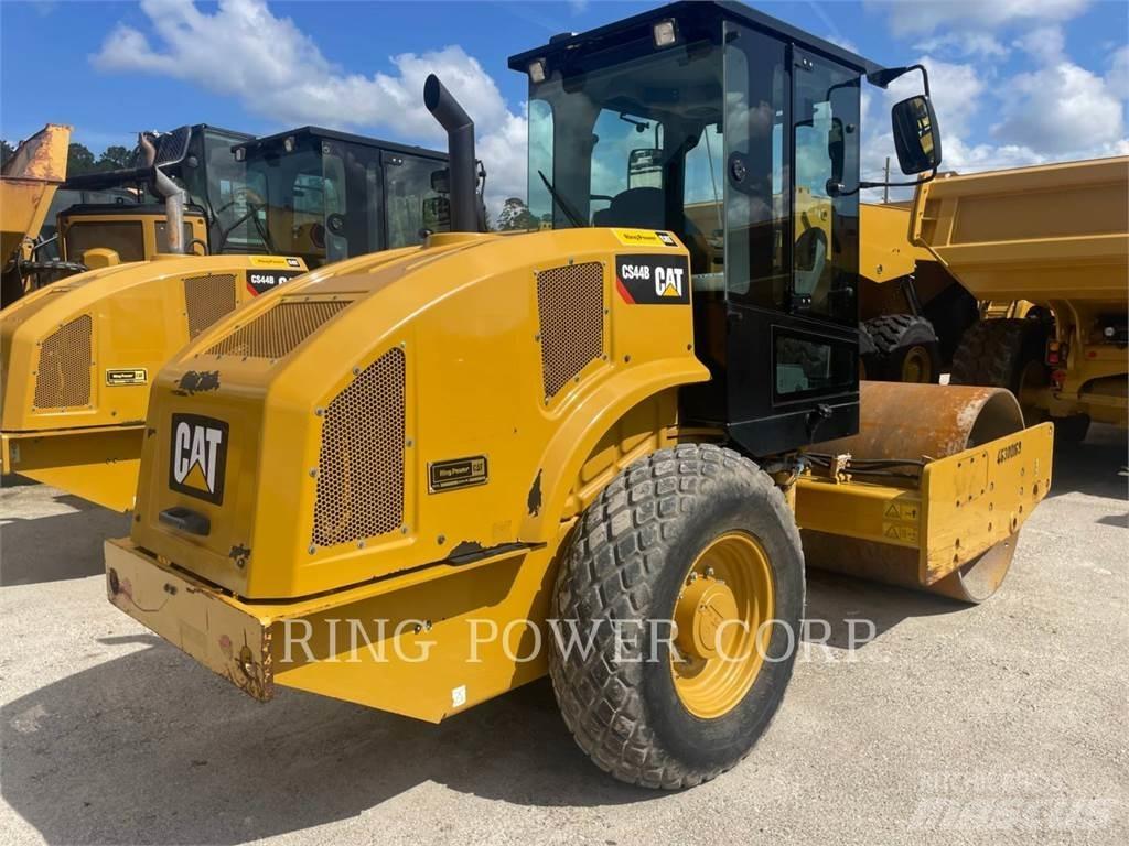 CAT CS44BCAB Divvalču grunts veltņi