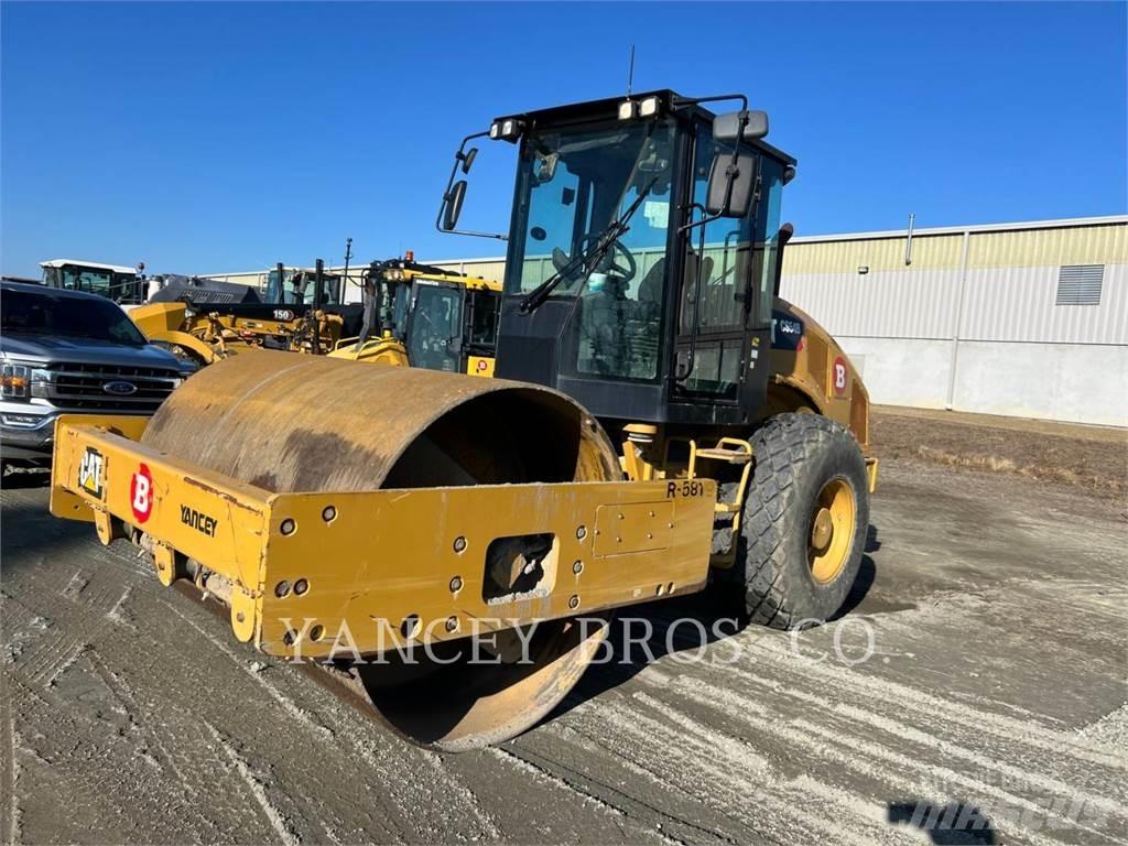 CAT CS54B Augsnes blīvētāji
