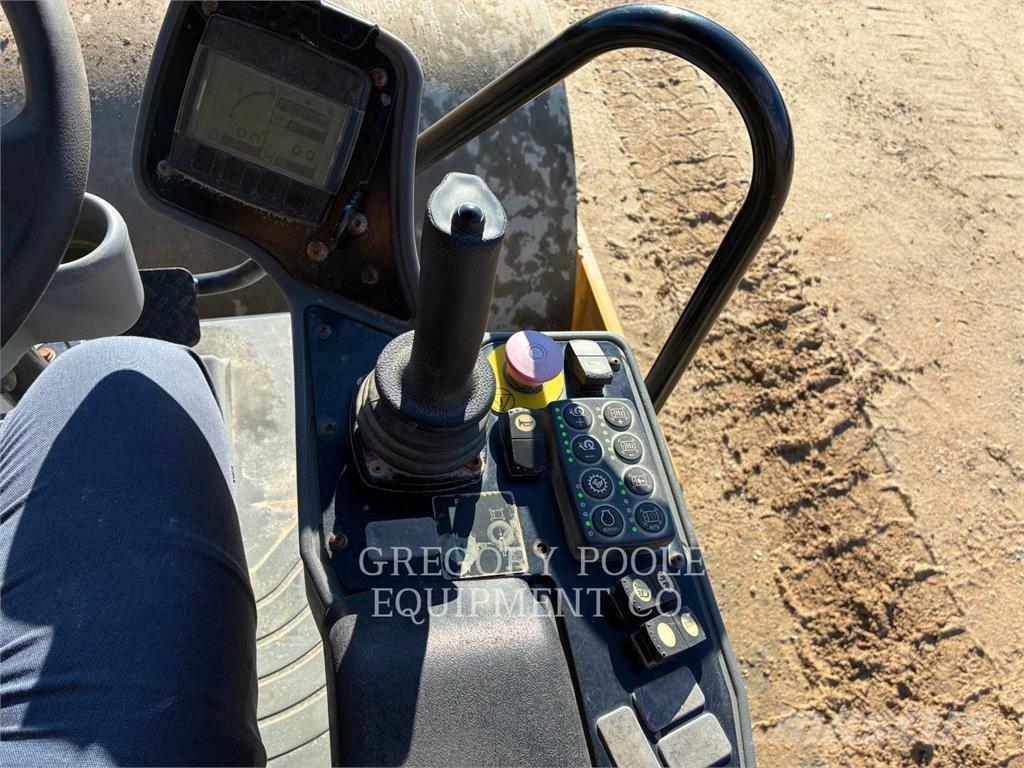 CAT CS54B Vienvalča grunts veltņi