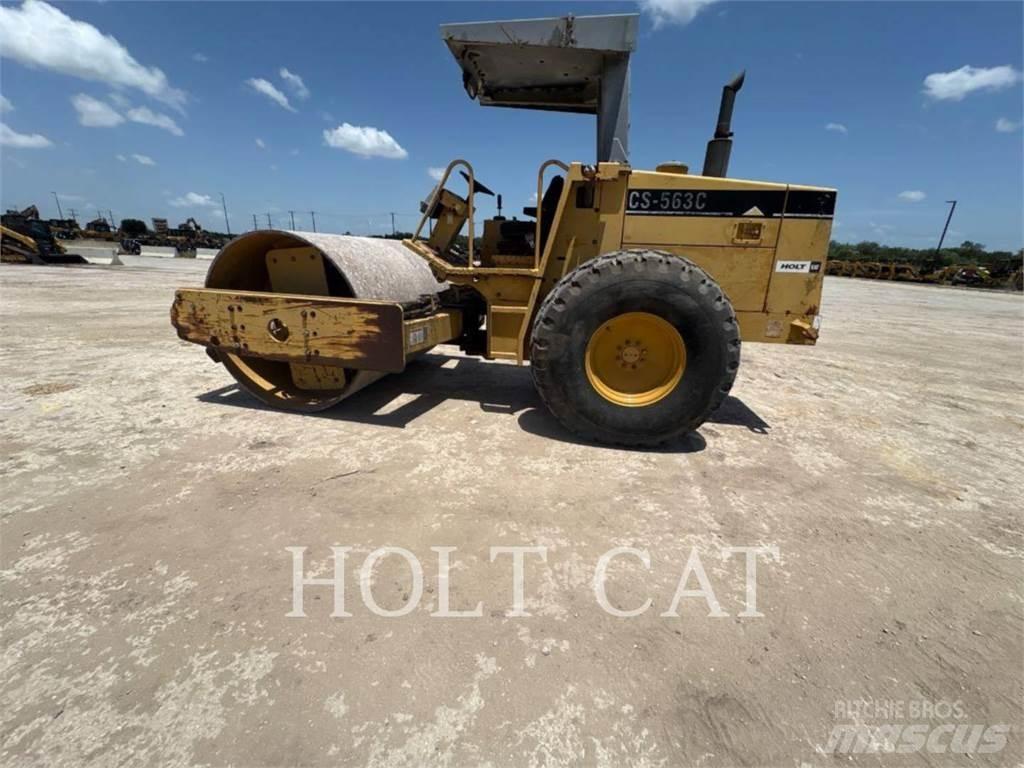 CAT CS563C Vienvalča grunts veltņi