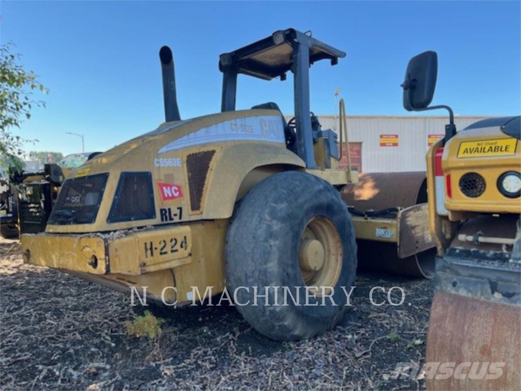CAT CS563E Asfalta klājēji