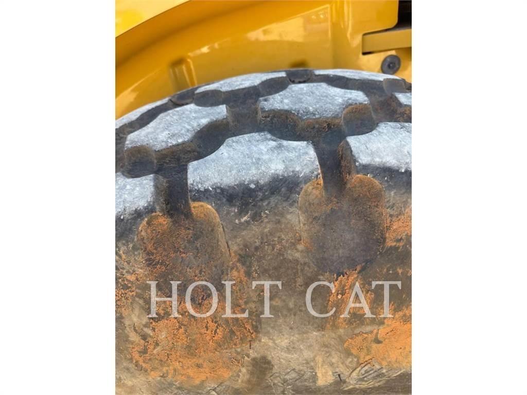 CAT CS64B Vienvalča grunts veltņi